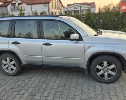 Серый Ниссан ИксТрейл, объемом двигателя 2 л и пробегом 172 тыс. км за 8500 $, фото 4 на Automoto.ua