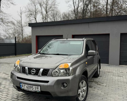 Серый Ниссан ИксТрейл, объемом двигателя 2 л и пробегом 326 тыс. км за 8650 $, фото 2 на Automoto.ua