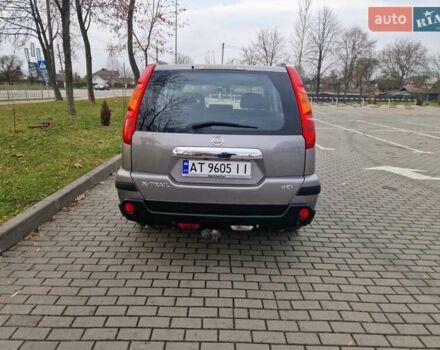 Сірий Ніссан ІксТрейл, об'ємом двигуна 2 л та пробігом 212 тис. км за 9900 $, фото 24 на Automoto.ua