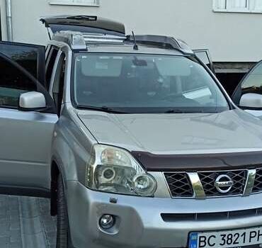 Серый Ниссан ИксТрейл, объемом двигателя 2 л и пробегом 220 тыс. км за 9800 $, фото 20 на Automoto.ua