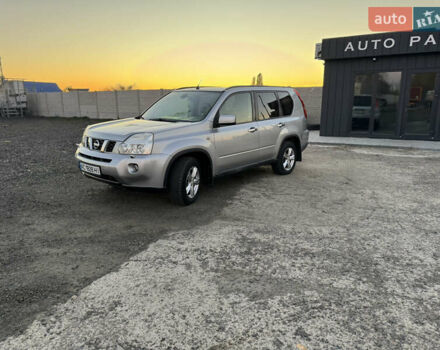 Серый Ниссан ИксТрейл, объемом двигателя 2.49 л и пробегом 260 тыс. км за 8499 $, фото 10 на Automoto.ua