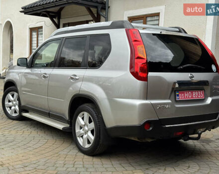 Сірий Ніссан ІксТрейл, об'ємом двигуна 2 л та пробігом 228 тис. км за 10250 $, фото 3 на Automoto.ua