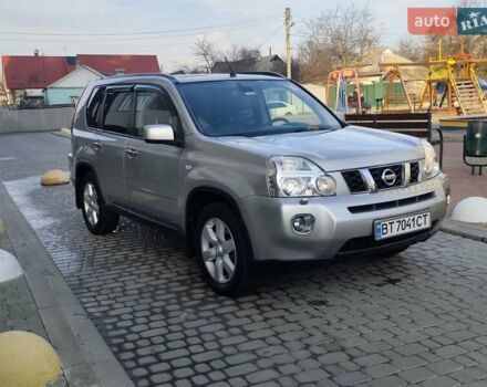 Сірий Ніссан ІксТрейл, об'ємом двигуна 2.5 л та пробігом 132 тис. км за 8900 $, фото 2 на Automoto.ua