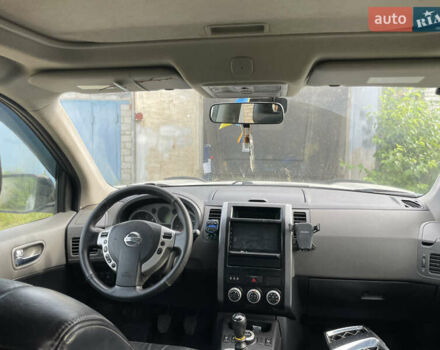 Серый Ниссан ИксТрейл, объемом двигателя 2 л и пробегом 349 тыс. км за 6900 $, фото 11 на Automoto.ua