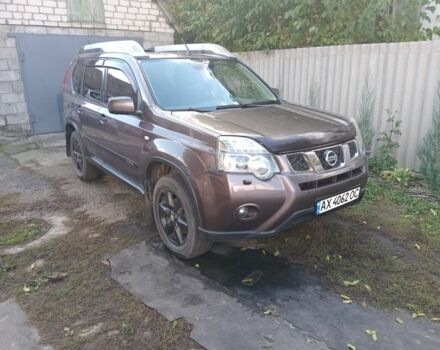 Сірий Ніссан ІксТрейл, об'ємом двигуна 2 л та пробігом 242 тис. км за 7300 $, фото 1 на Automoto.ua