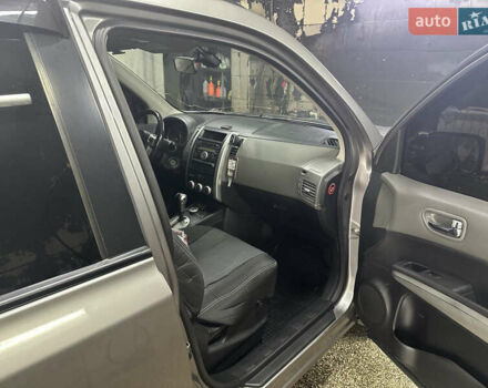 Серый Ниссан ИксТрейл, объемом двигателя 2 л и пробегом 262 тыс. км за 8900 $, фото 14 на Automoto.ua