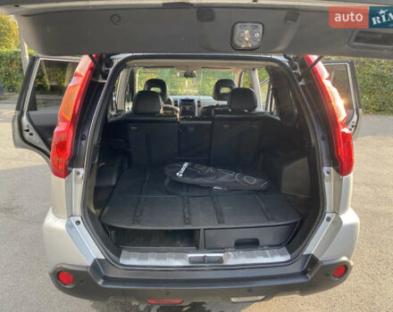 Серый Ниссан ИксТрейл, объемом двигателя 2.49 л и пробегом 226 тыс. км за 8300 $, фото 19 на Automoto.ua