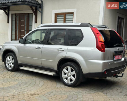 Сірий Ніссан ІксТрейл, об'ємом двигуна 2 л та пробігом 228 тис. км за 10250 $, фото 5 на Automoto.ua