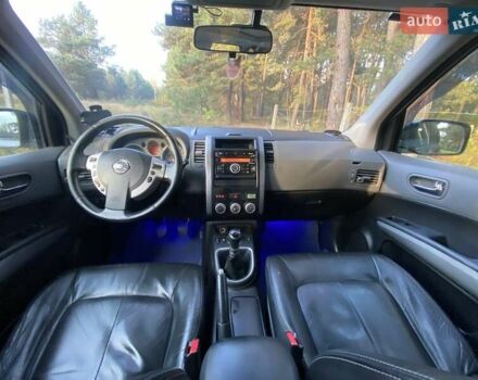 Серый Ниссан ИксТрейл, объемом двигателя 2 л и пробегом 272 тыс. км за 10000 $, фото 29 на Automoto.ua