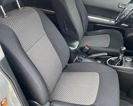 Серый Ниссан ИксТрейл, объемом двигателя 2 л и пробегом 235 тыс. км за 9500 $, фото 29 на Automoto.ua