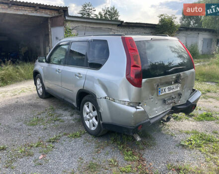 Серый Ниссан ИксТрейл, объемом двигателя 2 л и пробегом 349 тыс. км за 6900 $, фото 5 на Automoto.ua