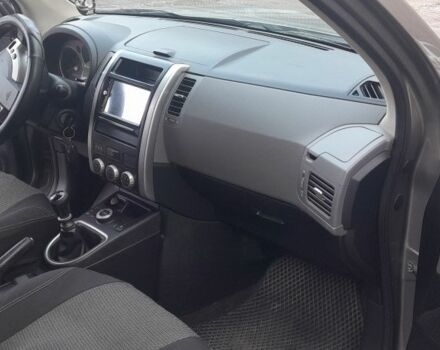 Серый Ниссан ИксТрейл, объемом двигателя 2 л и пробегом 195 тыс. км за 8300 $, фото 12 на Automoto.ua