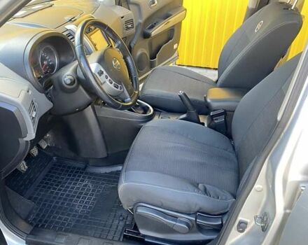 Серый Ниссан ИксТрейл, объемом двигателя 2 л и пробегом 215 тыс. км за 8000 $, фото 15 на Automoto.ua