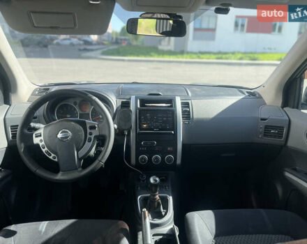 Серый Ниссан ИксТрейл, объемом двигателя 2 л и пробегом 222 тыс. км за 11499 $, фото 6 на Automoto.ua