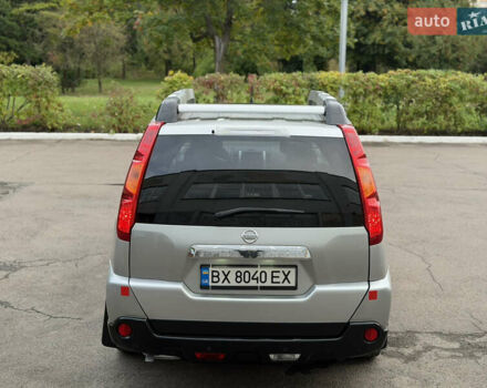 Серый Ниссан ИксТрейл, объемом двигателя 2 л и пробегом 240 тыс. км за 7600 $, фото 24 на Automoto.ua