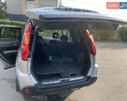 Серый Ниссан ИксТрейл, объемом двигателя 2.49 л и пробегом 226 тыс. км за 8300 $, фото 17 на Automoto.ua