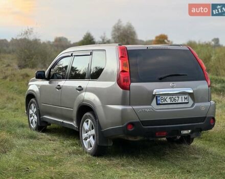 Сірий Ніссан ІксТрейл, об'ємом двигуна 2 л та пробігом 238 тис. км за 9400 $, фото 36 на Automoto.ua