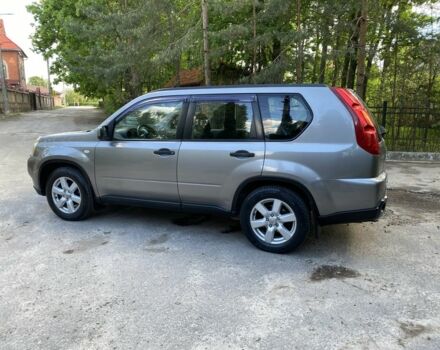 Серый Ниссан ИксТрейл, объемом двигателя 2 л и пробегом 218 тыс. км за 7350 $, фото 3 на Automoto.ua