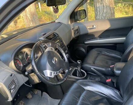 Серый Ниссан ИксТрейл, объемом двигателя 2 л и пробегом 272 тыс. км за 10000 $, фото 11 на Automoto.ua