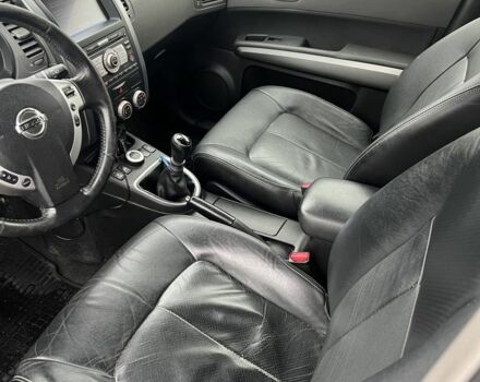 Сірий Ніссан ІксТрейл, об'ємом двигуна 2 л та пробігом 209 тис. км за 5200 $, фото 6 на Automoto.ua