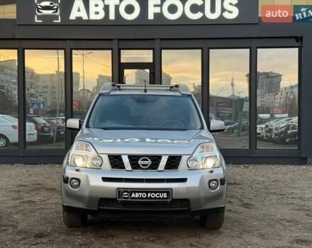 Серый Ниссан ИксТрейл, объемом двигателя 2.49 л и пробегом 327 тыс. км за 10890 $, фото 1 на Automoto.ua
