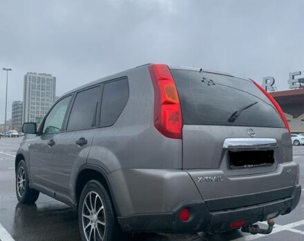 Серый Ниссан ИксТрейл, объемом двигателя 0 л и пробегом 350 тыс. км за 4600 $, фото 5 на Automoto.ua