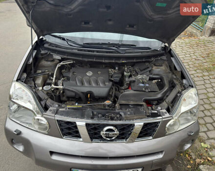 Серый Ниссан ИксТрейл, объемом двигателя 2 л и пробегом 159 тыс. км за 10000 $, фото 22 на Automoto.ua