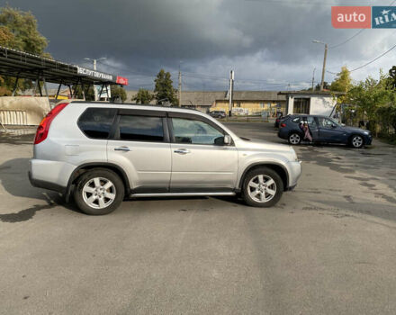 Серый Ниссан ИксТрейл, объемом двигателя 2.49 л и пробегом 226 тыс. км за 8300 $, фото 2 на Automoto.ua