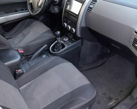 Серый Ниссан ИксТрейл, объемом двигателя 2 л и пробегом 195 тыс. км за 8300 $, фото 2 на Automoto.ua