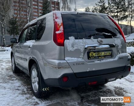 Серый Ниссан ИксТрейл, объемом двигателя 2.5 л и пробегом 160 тыс. км за 8990 $, фото 4 на Automoto.ua