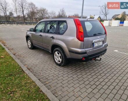 Сірий Ніссан ІксТрейл, об'ємом двигуна 2 л та пробігом 212 тис. км за 9900 $, фото 23 на Automoto.ua