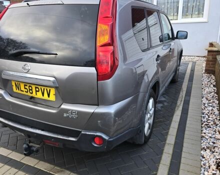 Серый Ниссан ИксТрейл, объемом двигателя 2 л и пробегом 105 тыс. км за 3700 $, фото 3 на Automoto.ua