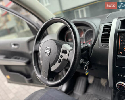 Серый Ниссан ИксТрейл, объемом двигателя 2 л и пробегом 326 тыс. км за 8650 $, фото 15 на Automoto.ua