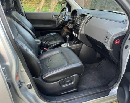 Серый Ниссан ИксТрейл, объемом двигателя 1.2 л и пробегом 260 тыс. км за 5800 $, фото 5 на Automoto.ua