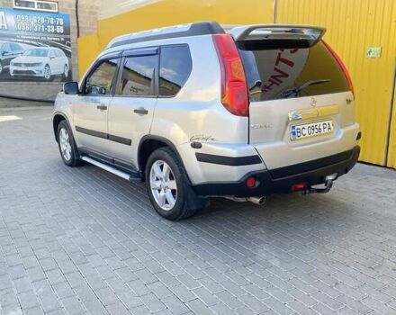 Серый Ниссан ИксТрейл, объемом двигателя 2 л и пробегом 215 тыс. км за 8000 $, фото 3 на Automoto.ua