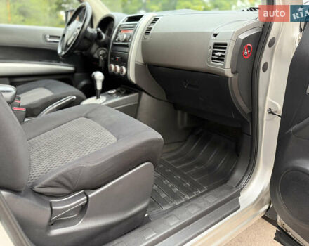 Серый Ниссан ИксТрейл, объемом двигателя 2 л и пробегом 240 тыс. км за 7600 $, фото 61 на Automoto.ua