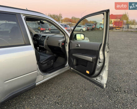 Серый Ниссан ИксТрейл, объемом двигателя 2.49 л и пробегом 260 тыс. км за 8499 $, фото 25 на Automoto.ua