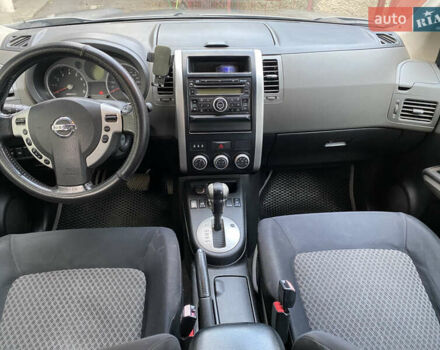 Серый Ниссан ИксТрейл, объемом двигателя 2 л и пробегом 213 тыс. км за 7200 $, фото 13 на Automoto.ua