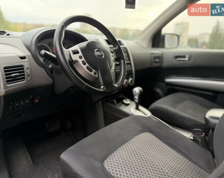 Серый Ниссан ИксТрейл, объемом двигателя 2 л и пробегом 240 тыс. км за 7600 $, фото 59 на Automoto.ua