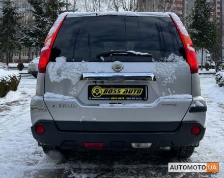 Серый Ниссан ИксТрейл, объемом двигателя 2.5 л и пробегом 160 тыс. км за 8990 $, фото 5 на Automoto.ua
