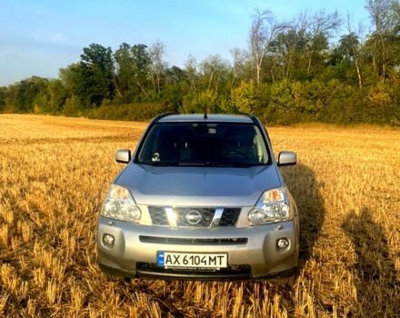 Сірий Ніссан ІксТрейл, об'ємом двигуна 2 л та пробігом 213 тис. км за 8600 $, фото 5 на Automoto.ua
