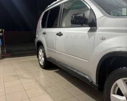 Сірий Ніссан ІксТрейл, об'ємом двигуна 2.5 л та пробігом 175 тис. км за 7600 $, фото 5 на Automoto.ua