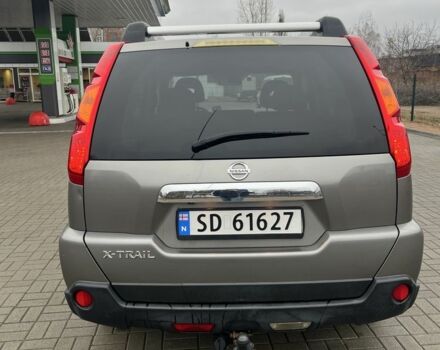 Сірий Ніссан ІксТрейл, об'ємом двигуна 2 л та пробігом 209 тис. км за 5200 $, фото 4 на Automoto.ua