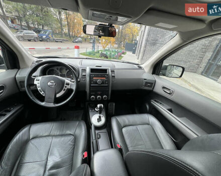 Серый Ниссан ИксТрейл, объемом двигателя 2 л и пробегом 229 тыс. км за 10100 $, фото 12 на Automoto.ua