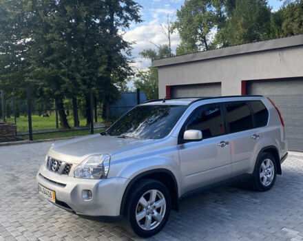 Сірий Ніссан ІксТрейл, об'ємом двигуна 2 л та пробігом 300 тис. км за 9400 $, фото 5 на Automoto.ua