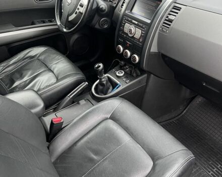 Сірий Ніссан ІксТрейл, об'ємом двигуна 2 л та пробігом 209 тис. км за 5200 $, фото 8 на Automoto.ua