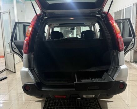 Сірий Ніссан ІксТрейл, об'ємом двигуна 2.5 л та пробігом 175 тис. км за 7600 $, фото 12 на Automoto.ua