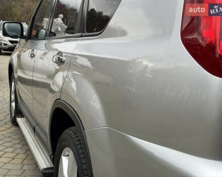 Сірий Ніссан ІксТрейл, об'ємом двигуна 2 л та пробігом 228 тис. км за 10250 $, фото 63 на Automoto.ua