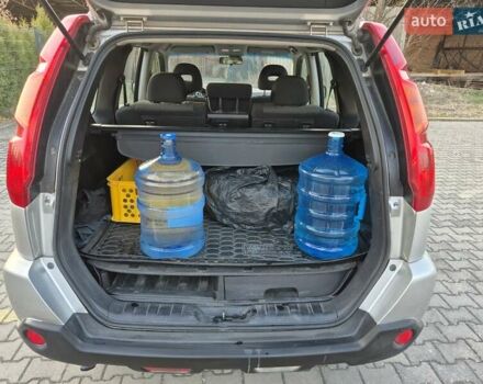 Серый Ниссан ИксТрейл, объемом двигателя 2 л и пробегом 172 тыс. км за 8500 $, фото 6 на Automoto.ua