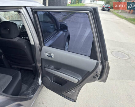 Серый Ниссан ИксТрейл, объемом двигателя 2 л и пробегом 159 тыс. км за 10000 $, фото 16 на Automoto.ua